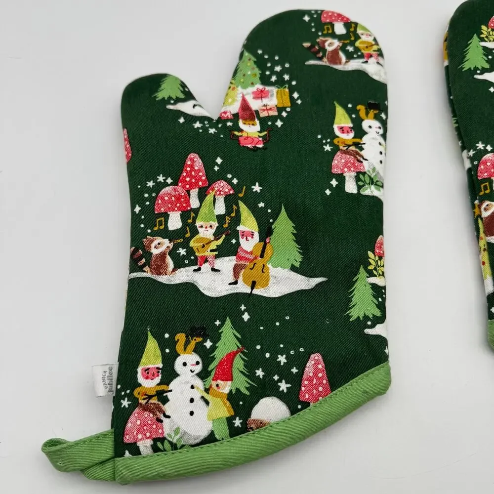 Danica Jubilee Christmas Oven Mitts Pair Gnomes Snowman Holiday Kitchen Decor